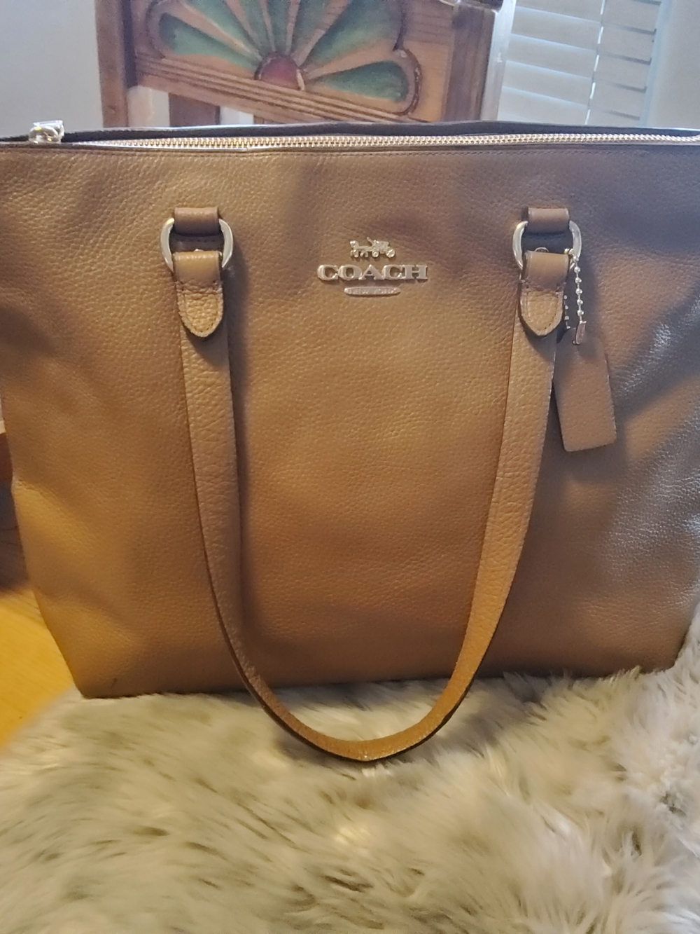 Authentic Coach New York Gallery Tote Bag VGUC